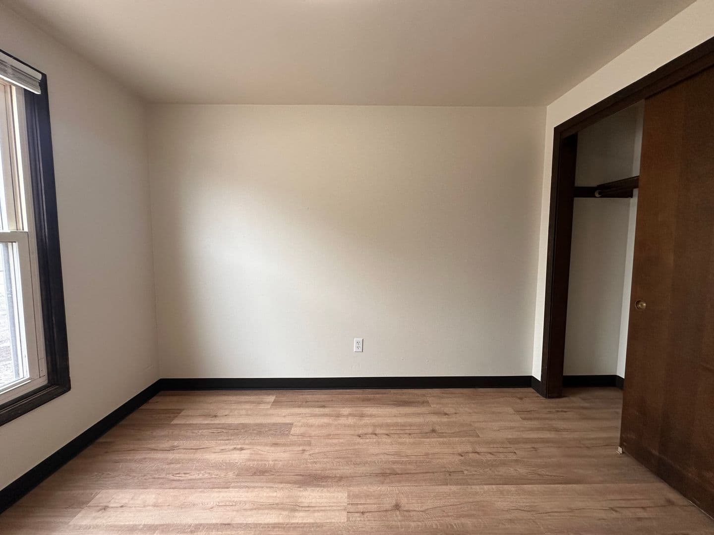 Green Bay Apartment: 2261 Imperial Ln