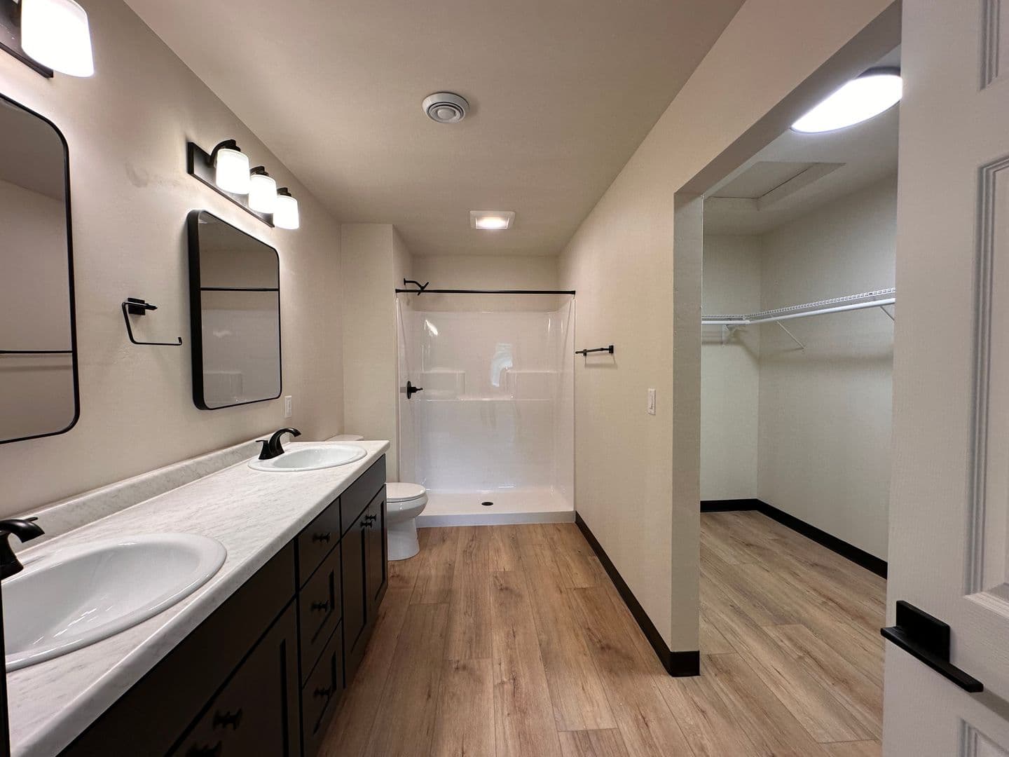 Green Bay Apartment: 1665-1667 Amy Street