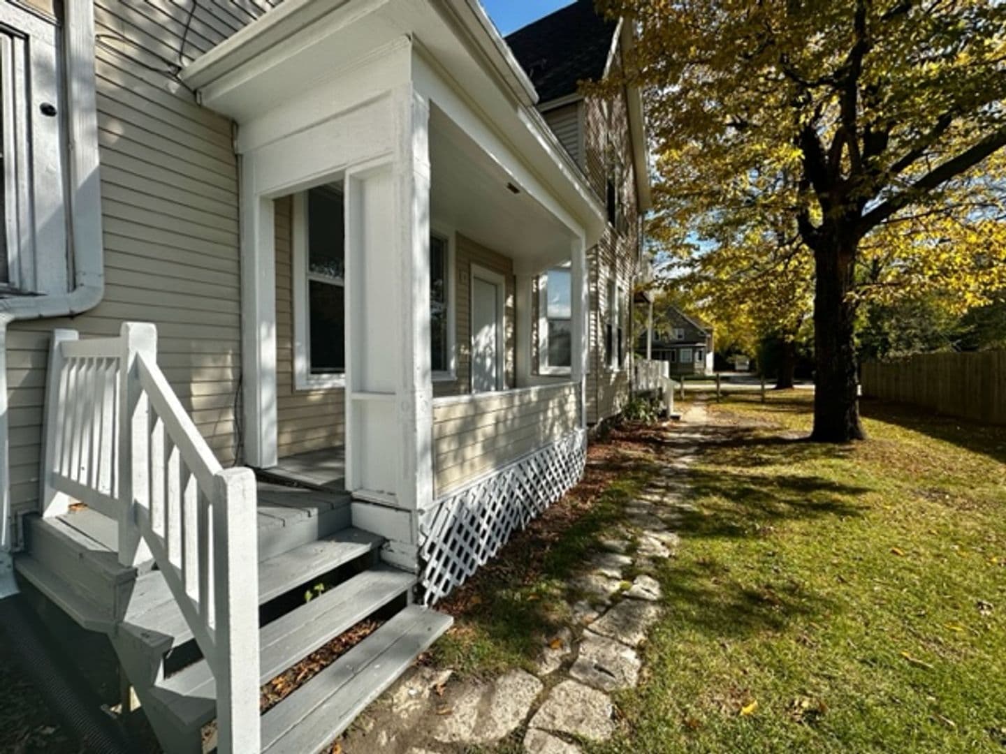 Green Bay Apartment: 338 S Quincy St