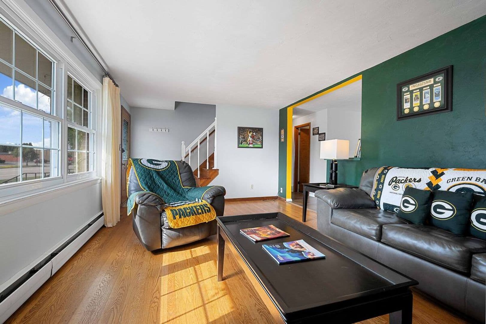 Green Bay Apartment: 2234 S Oneida St