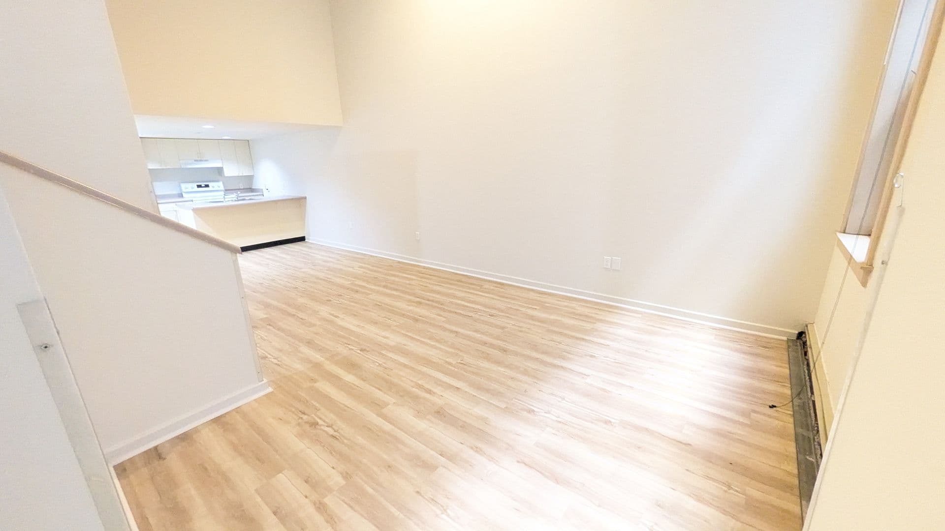 Marinette Apartment: 1713 Dunlap Ave