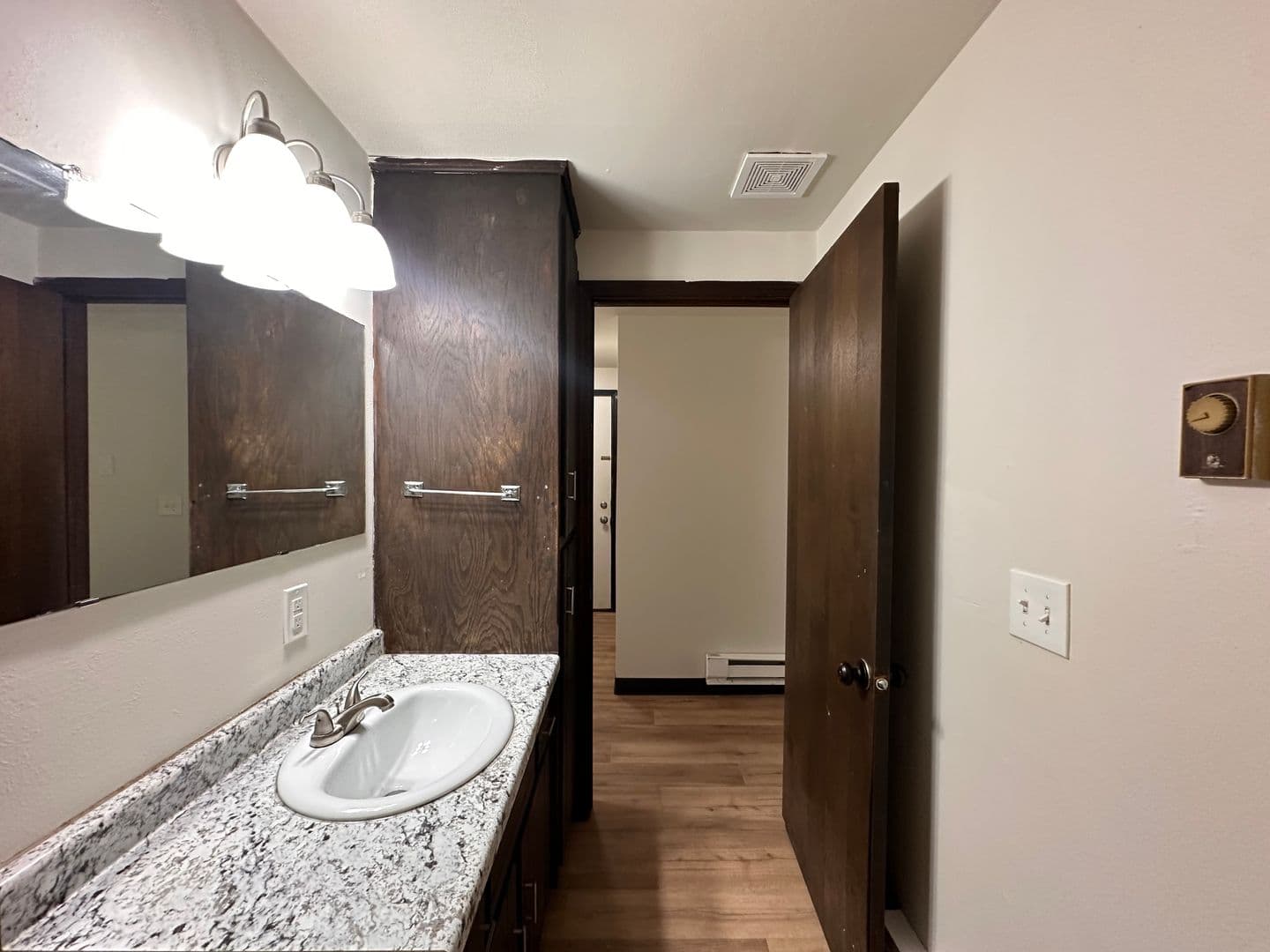Green Bay Apartment: 2261 Imperial Ln