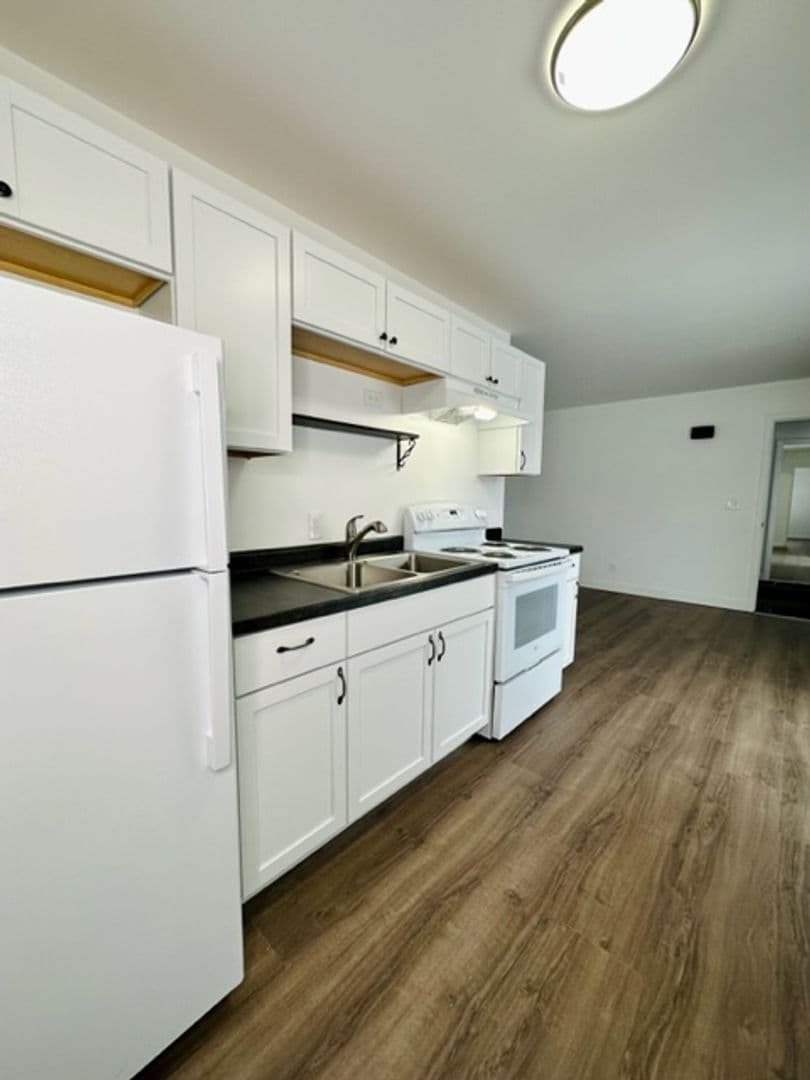Shawano Apartment: 118 W Prairie St