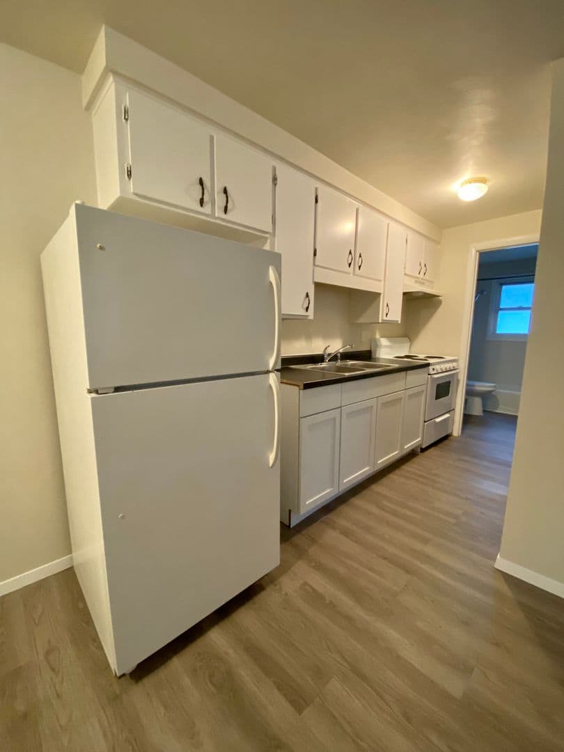 Green Bay Apartment: 1260 Doblon Street
