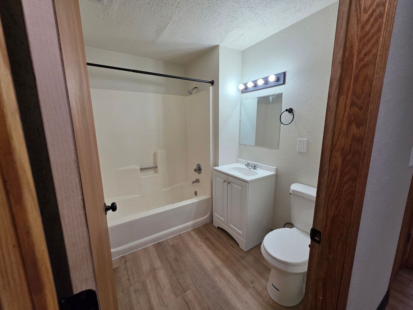 Green Bay Apartment: 2096 Imperial Ln