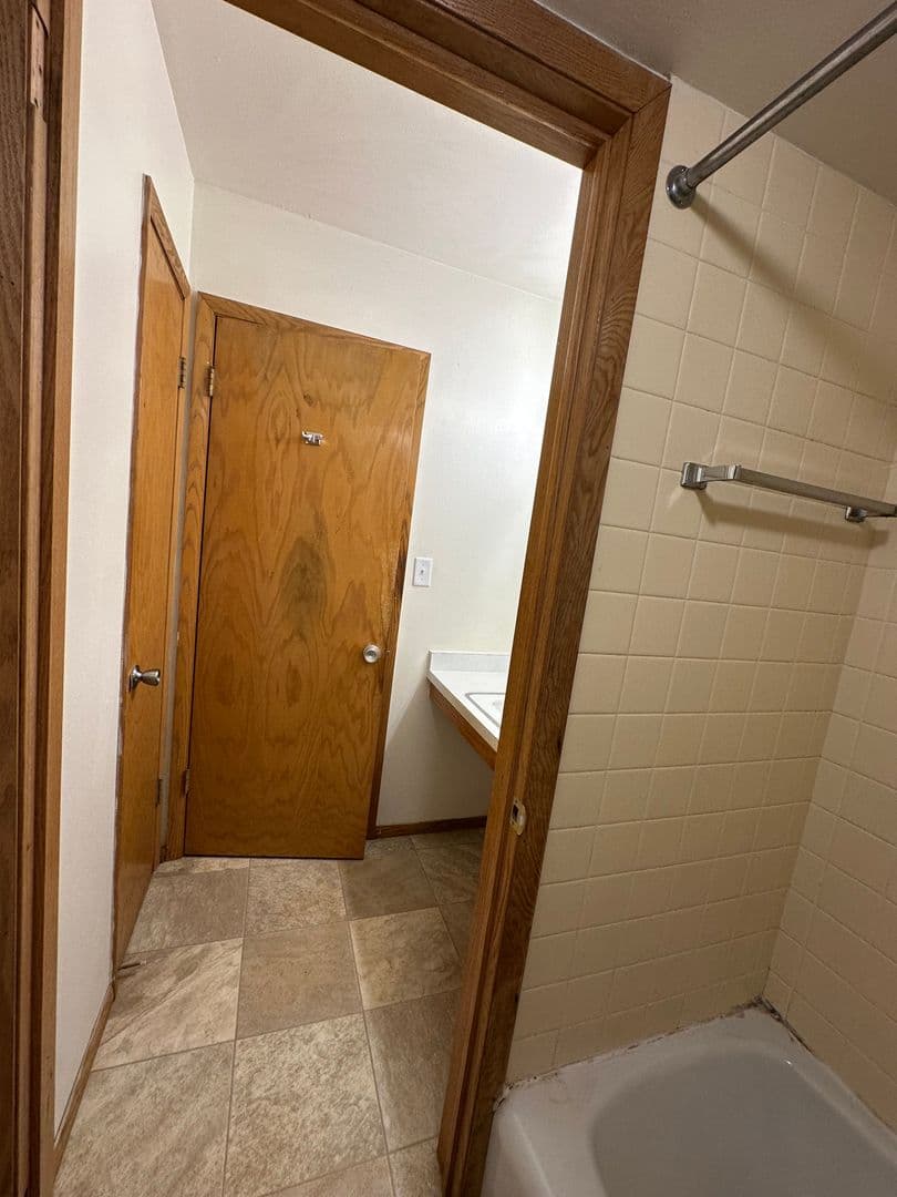 DePere Apartment: 600 James St.