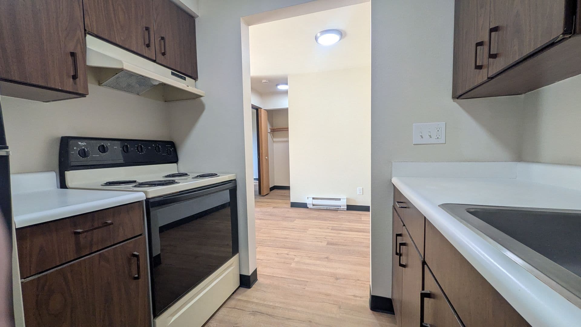 Stockbridge Apartment: 228 Enterprise St.