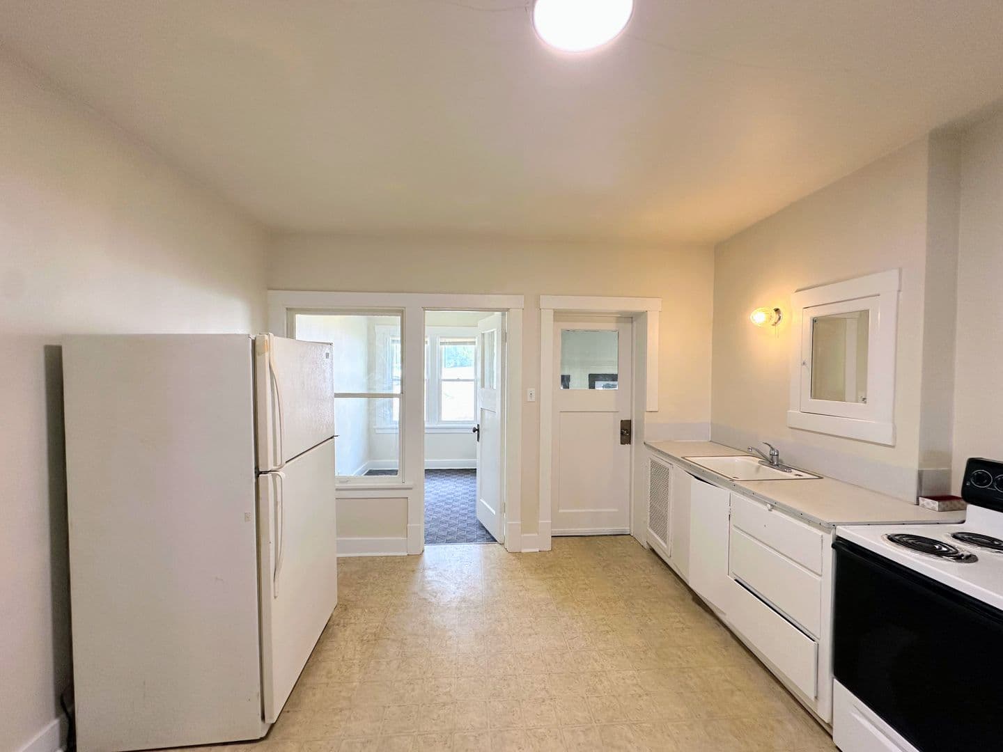 Manitowoc Apartment: 812 State Street