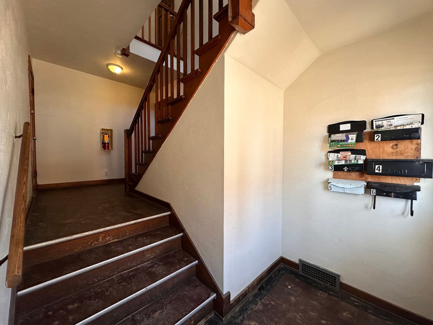 Green Bay Apartment: 208 South Chestnut Avenue