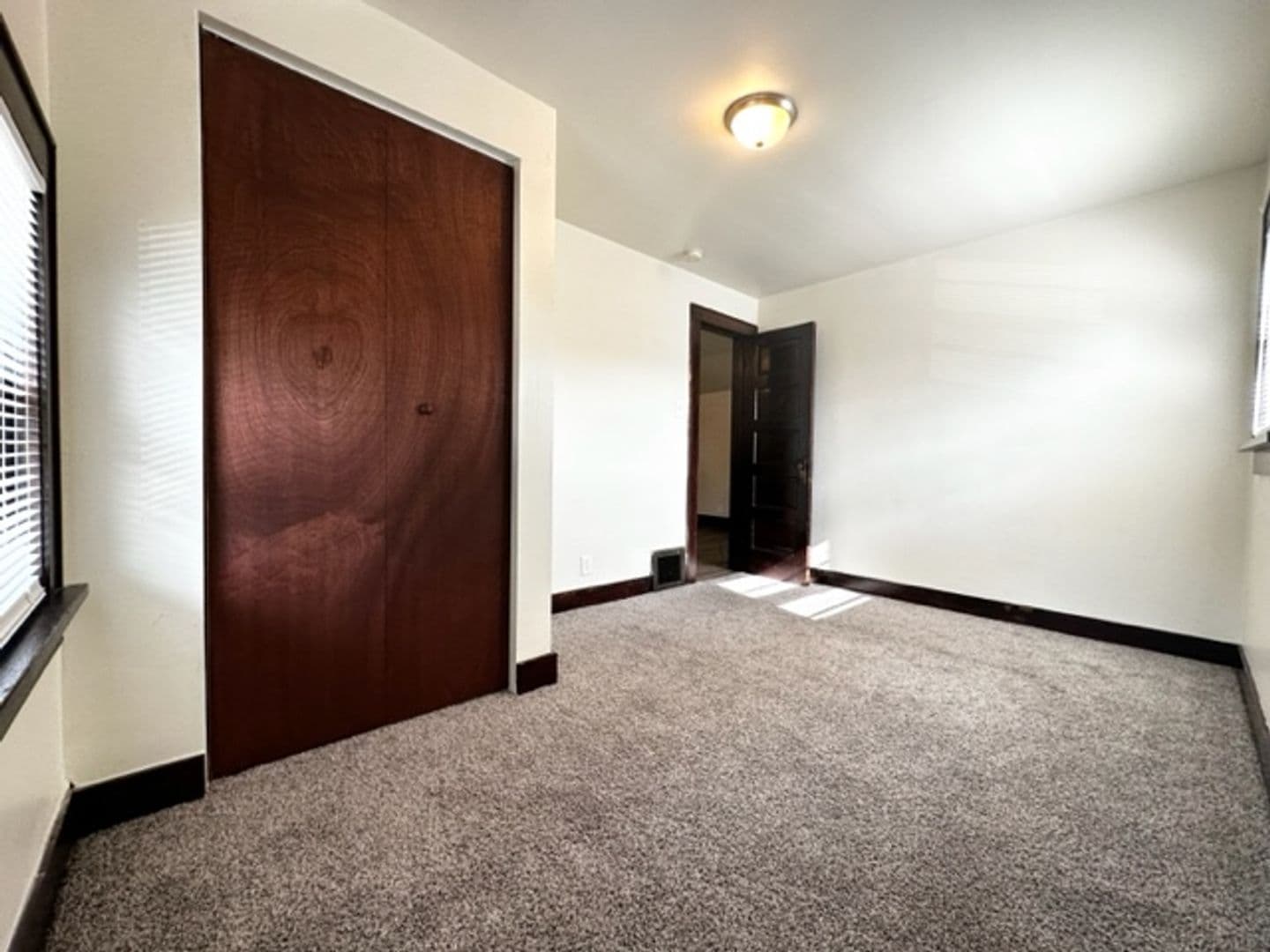 Green Bay Apartment: 717 Pine Street