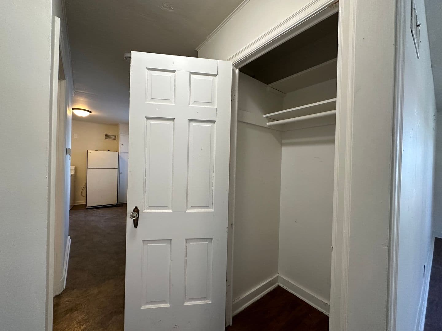 Green Bay Apartment: 208 South Chestnut Avenue