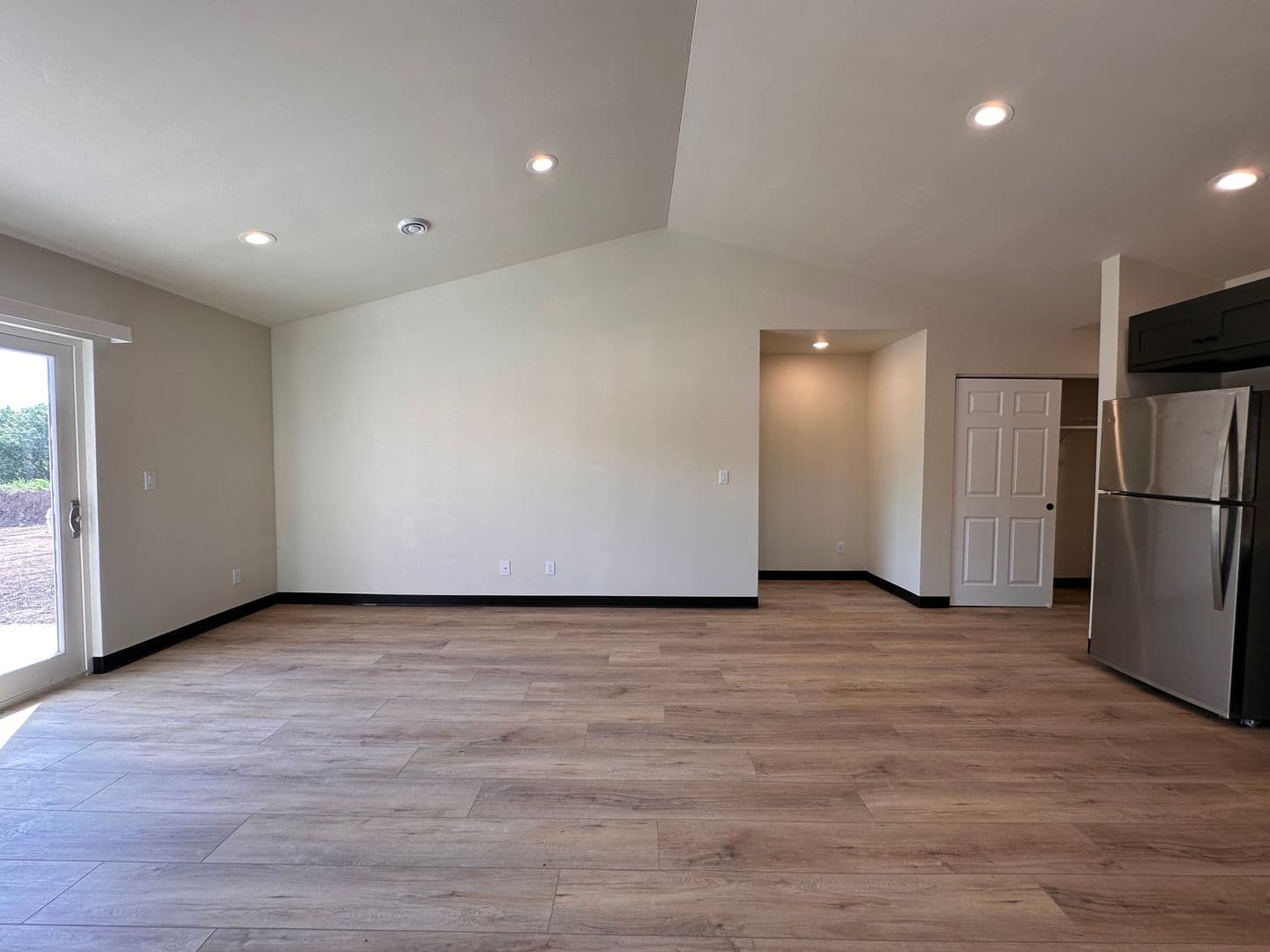 Green Bay Apartment: 1681-1683 Amy Street