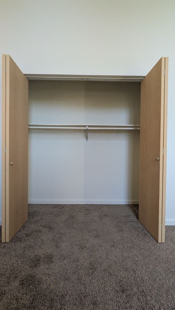 Marinette Apartment: 1701 Dunlap Ave