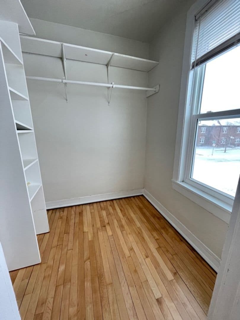 Green Bay Apartment: 700 Pine St.