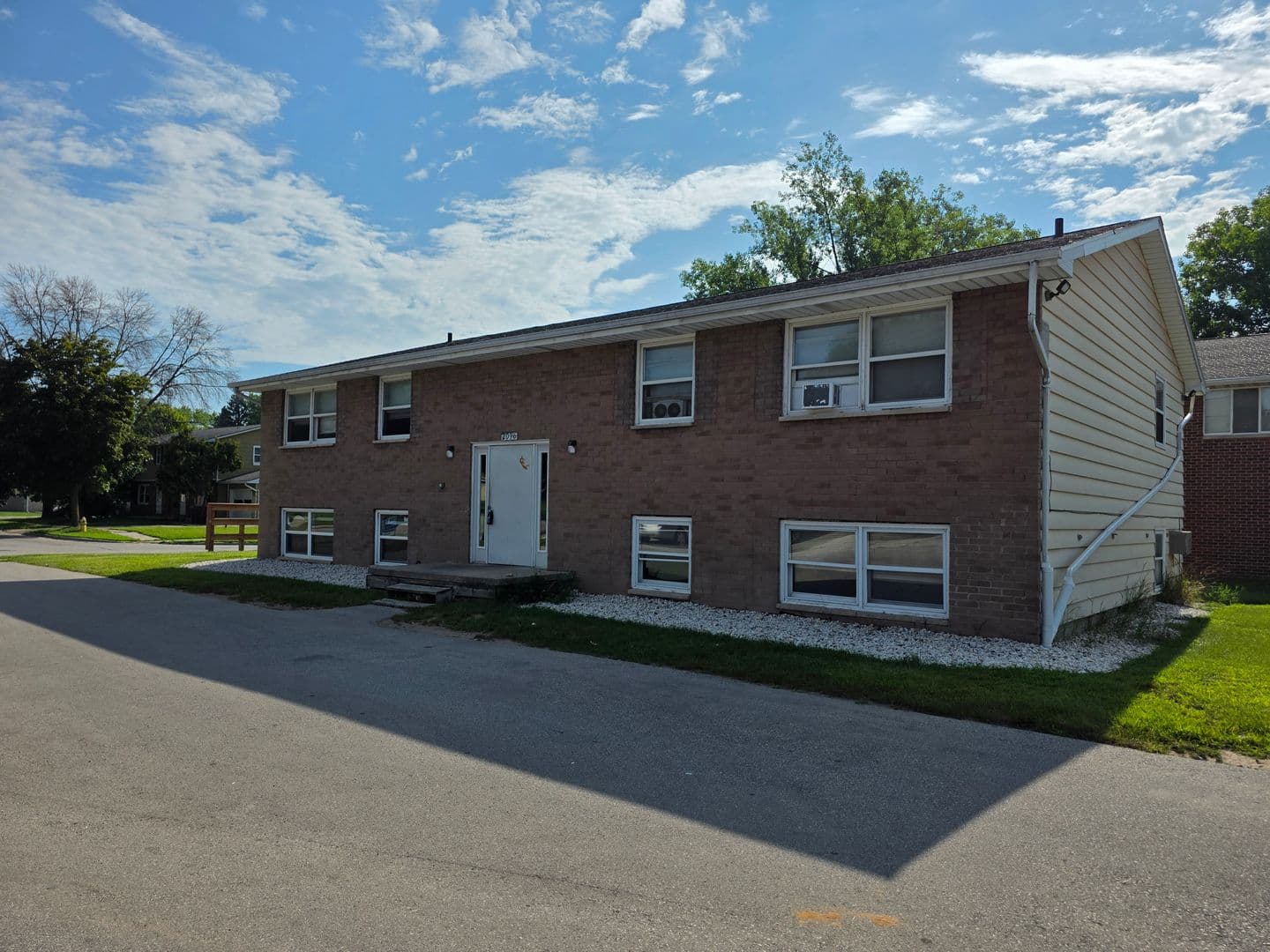 Green Bay Apartment: 2096 Imperial Ln