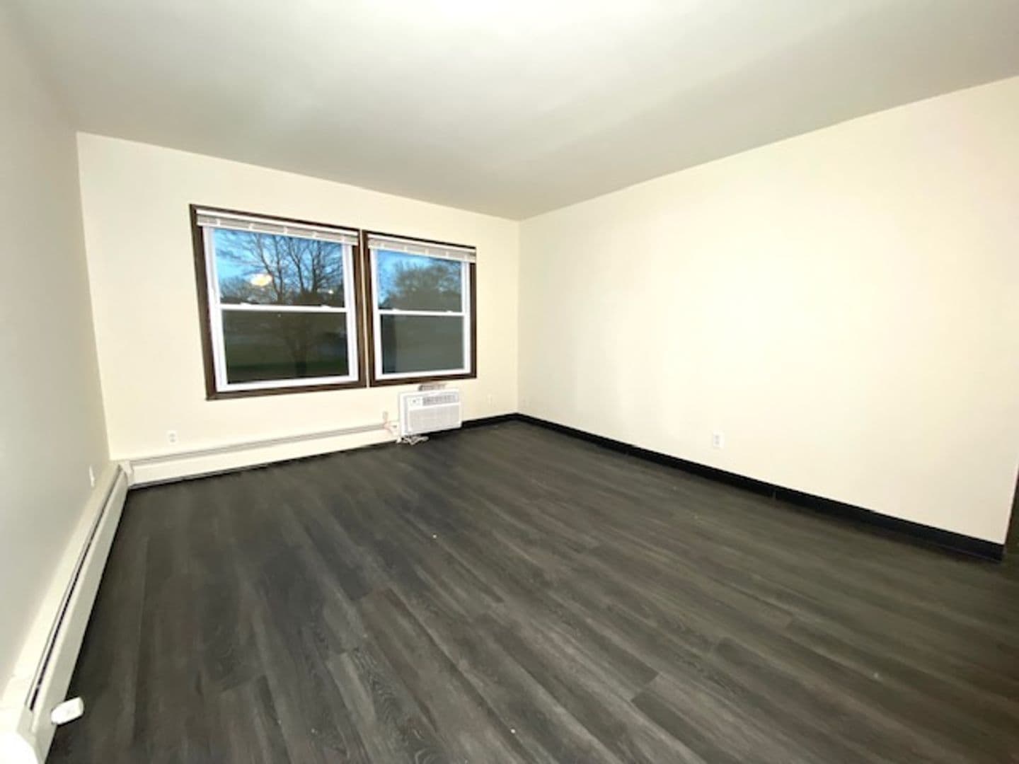 Marion Apartment: 101 Riverview Dr
