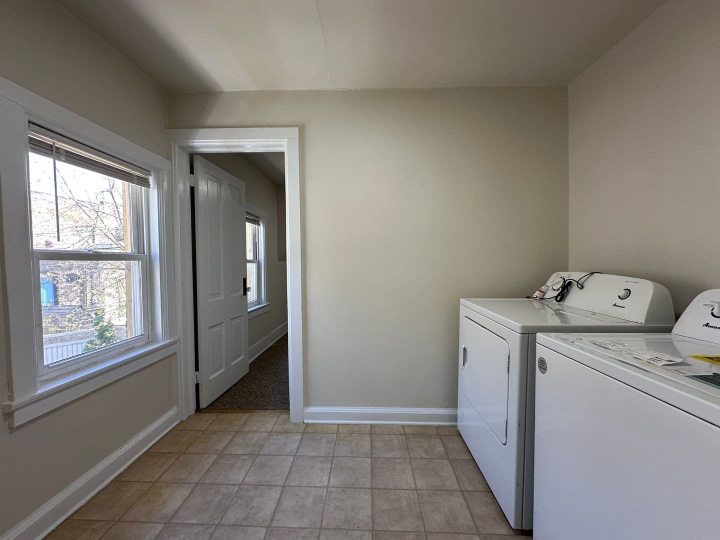 Manitowoc Apartment: 815 Jay St