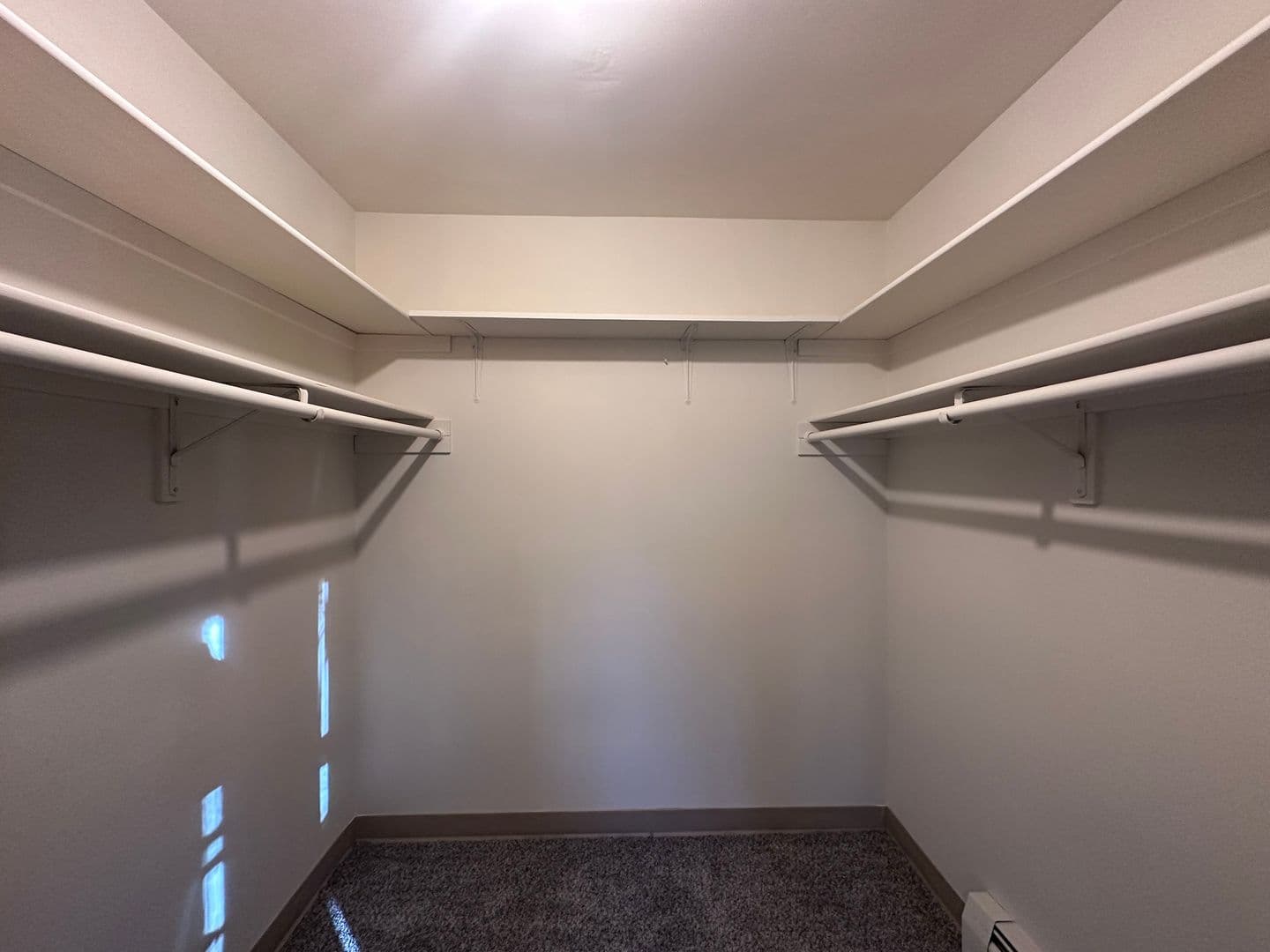 Marion Apartment: 101 Riverview Dr