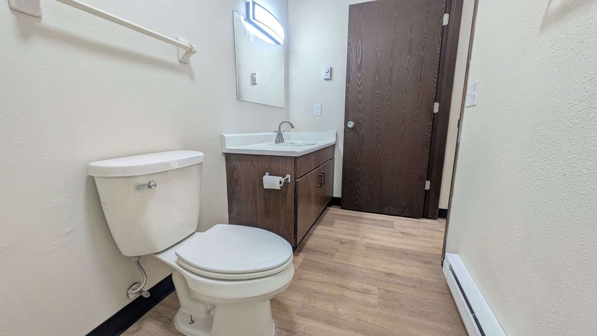Stockbridge Apartment: 228 Enterprise St.