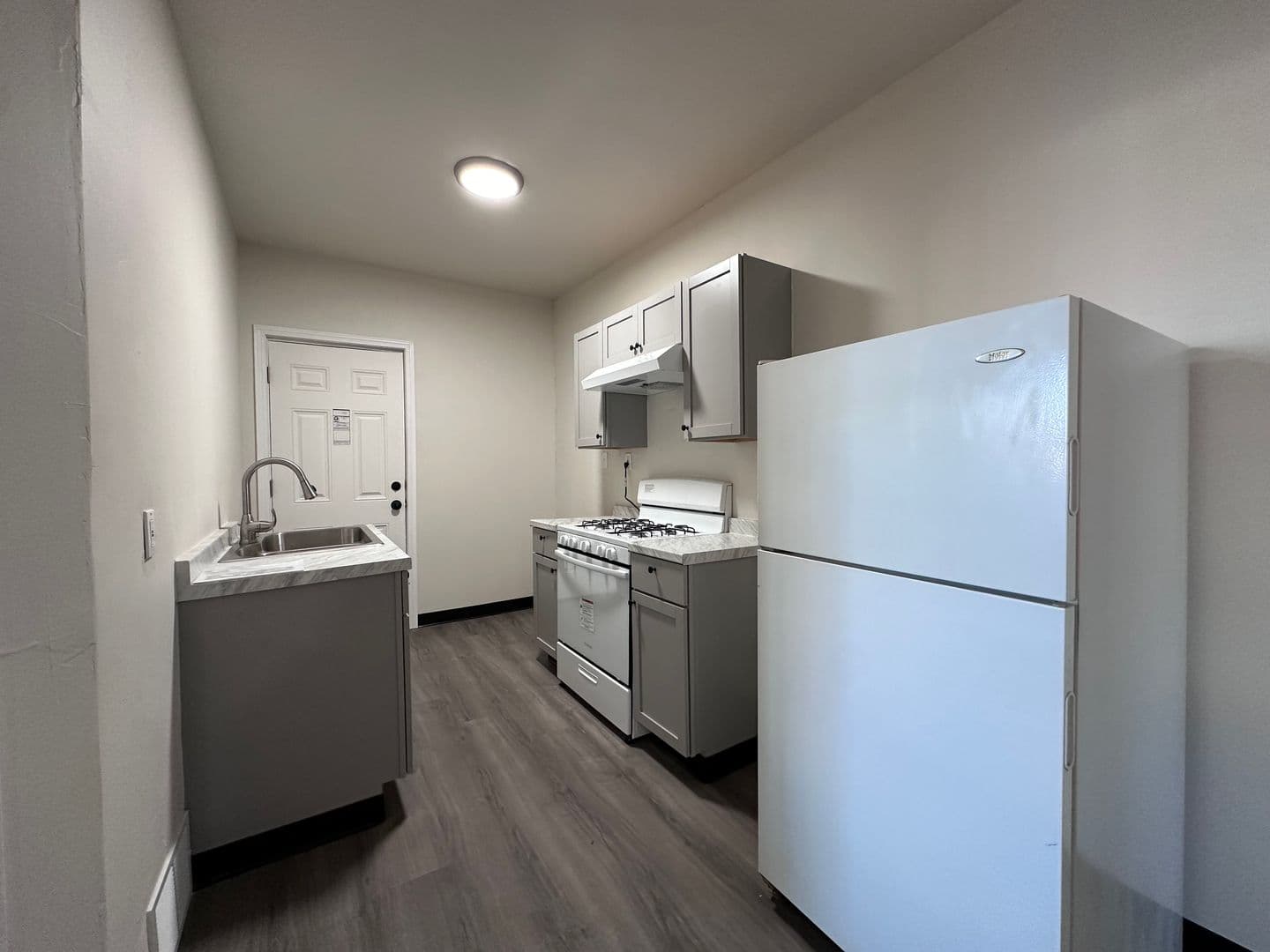 Green Bay Apartment: 113 S Monroe Ave