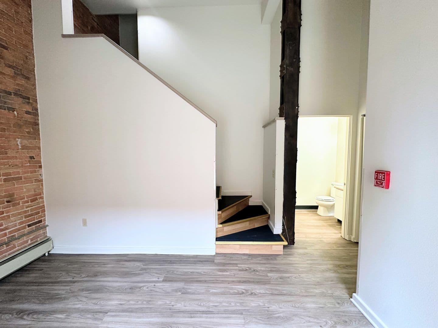 Marinette Apartment: 1701 Dunlap Ave