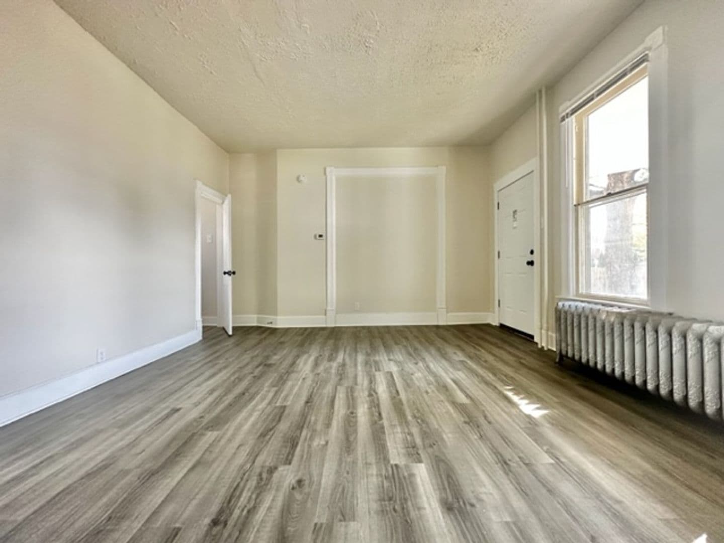 Green Bay Apartment: 338 S Quincy St