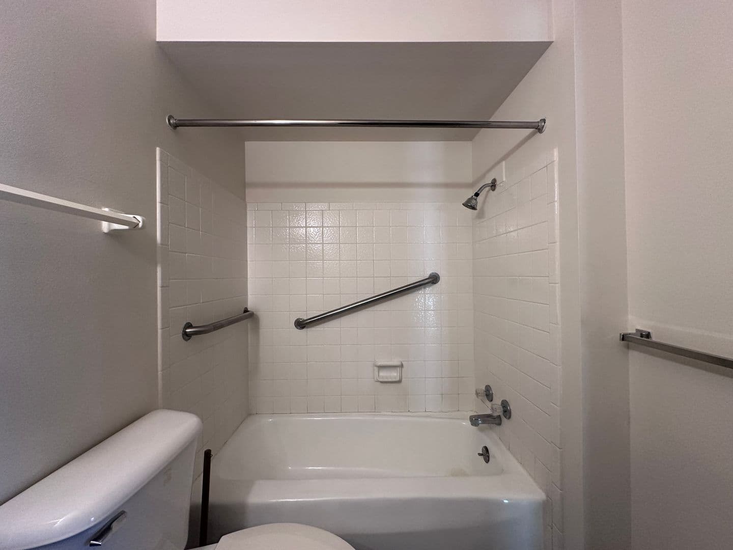 Marion Apartment: 101 Riverview Dr