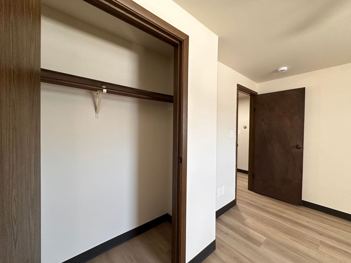 De Pere Apartment: 207 Fort Howard Ave.