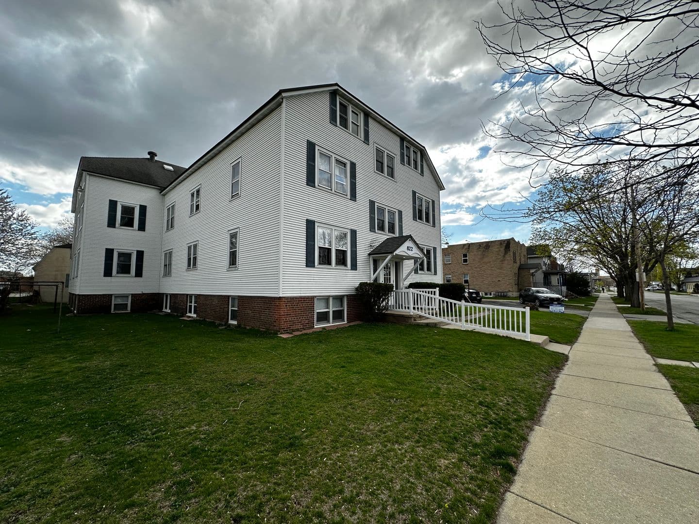 Green Bay Apartment: 822 Pine Street