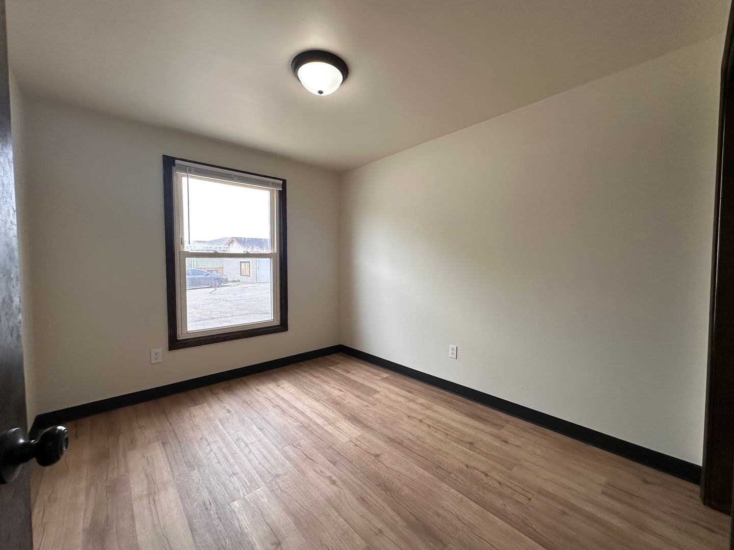 Green Bay Apartment: 2261 Imperial Ln