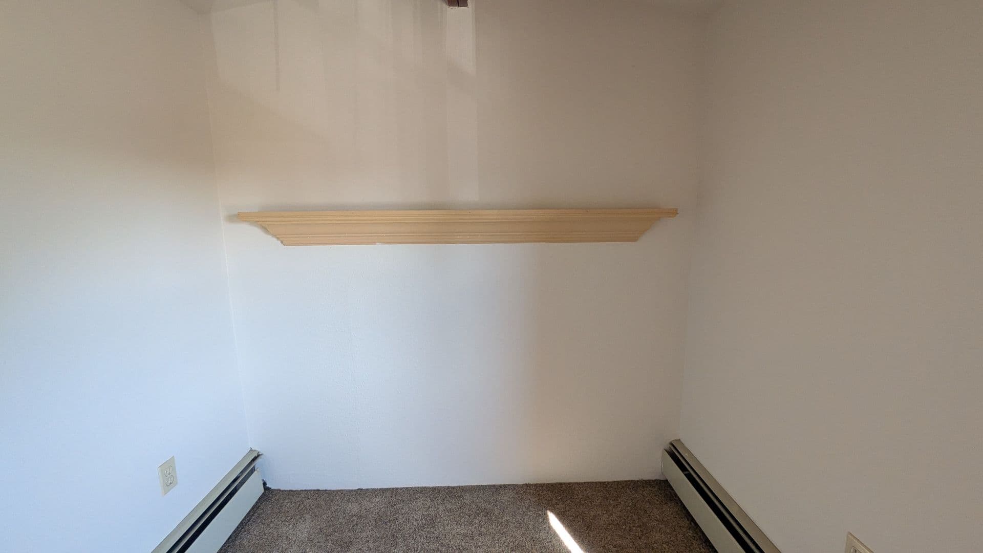 Marinette Apartment: 1701 Dunlap Ave