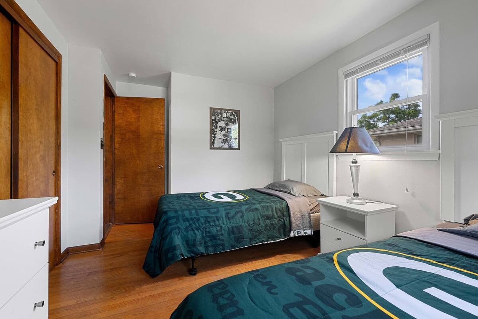 Green Bay Apartment: 2234 S Oneida St