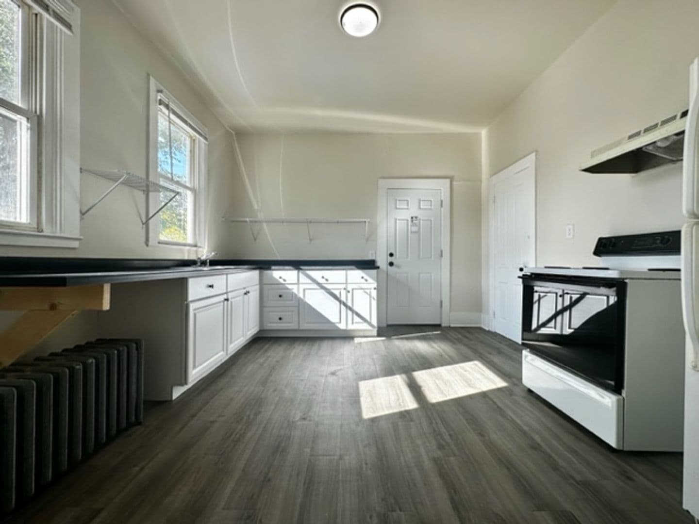 Green Bay Apartment: 338 S Quincy St