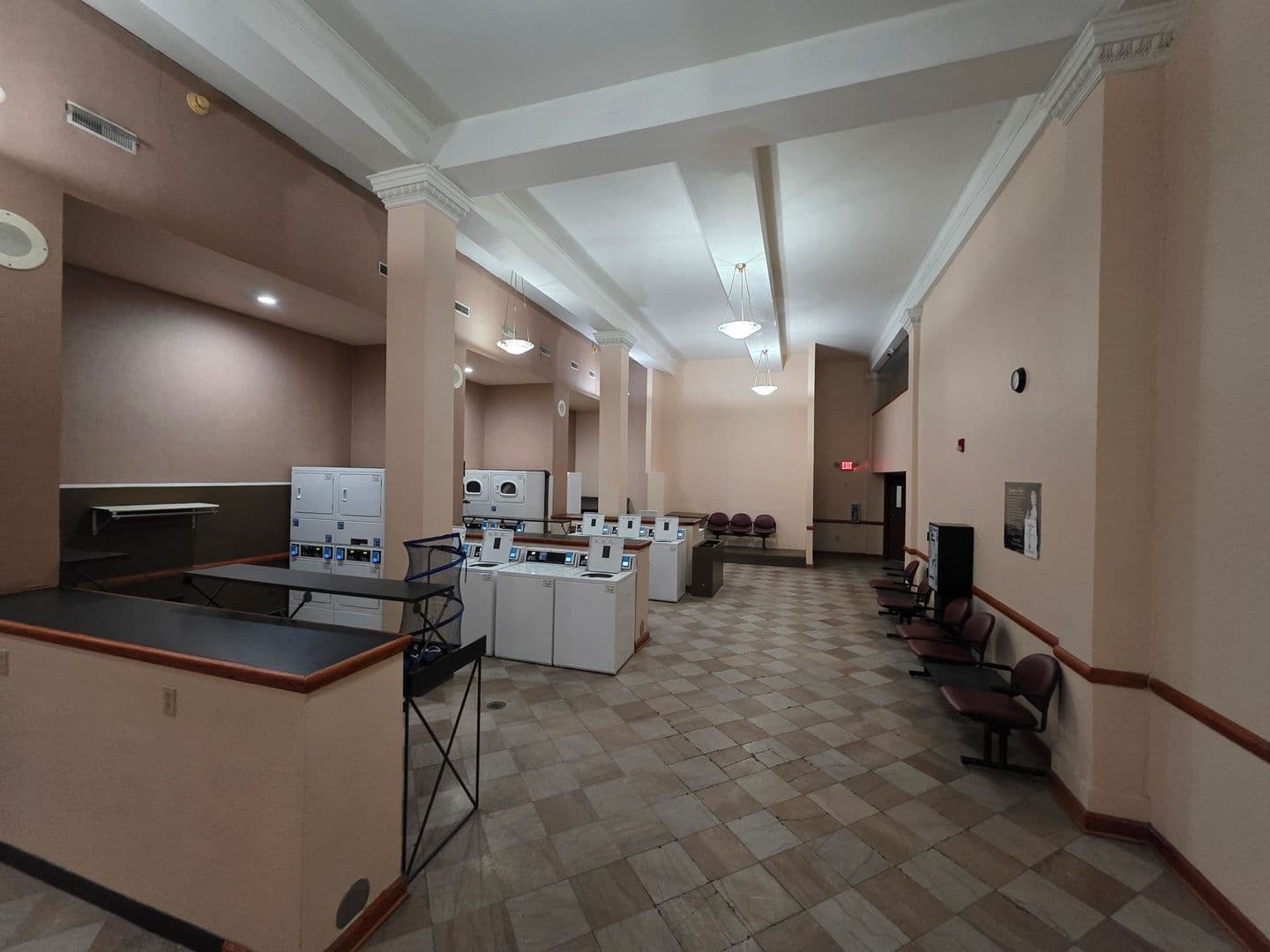 Marinette Apartment: 1713 Dunlap Ave
