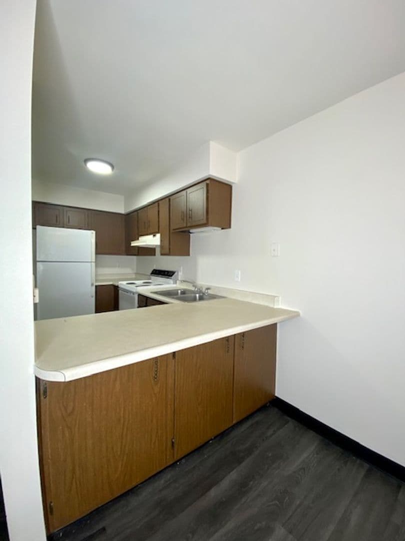 Marion Apartment: 101 Riverview Dr