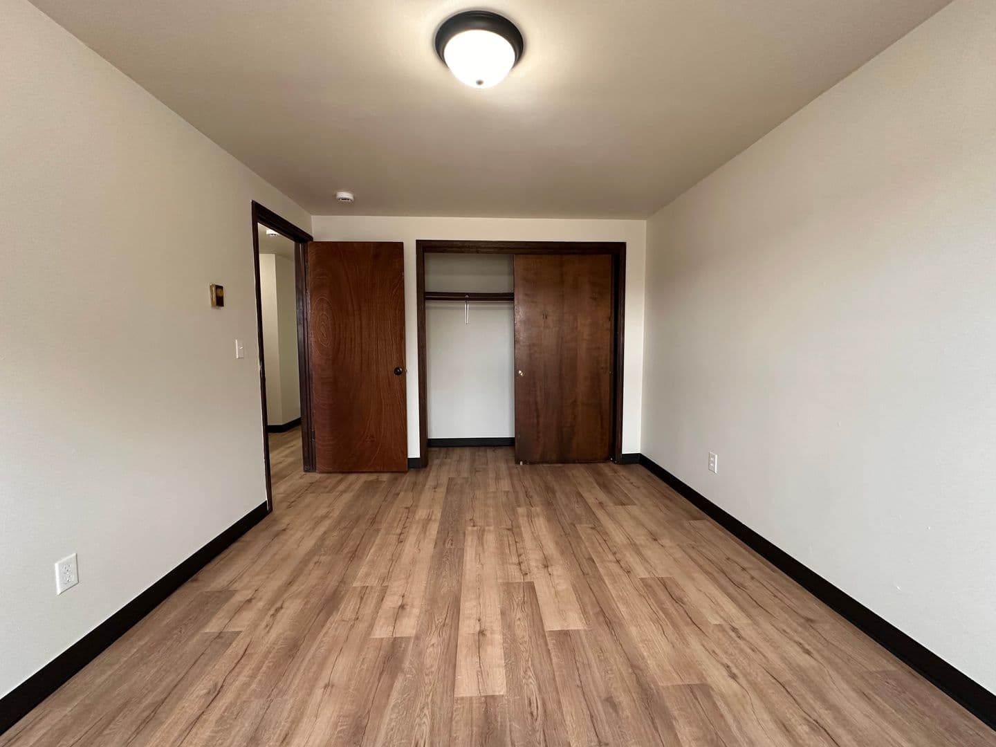 Green Bay Apartment: 2261 Imperial Ln