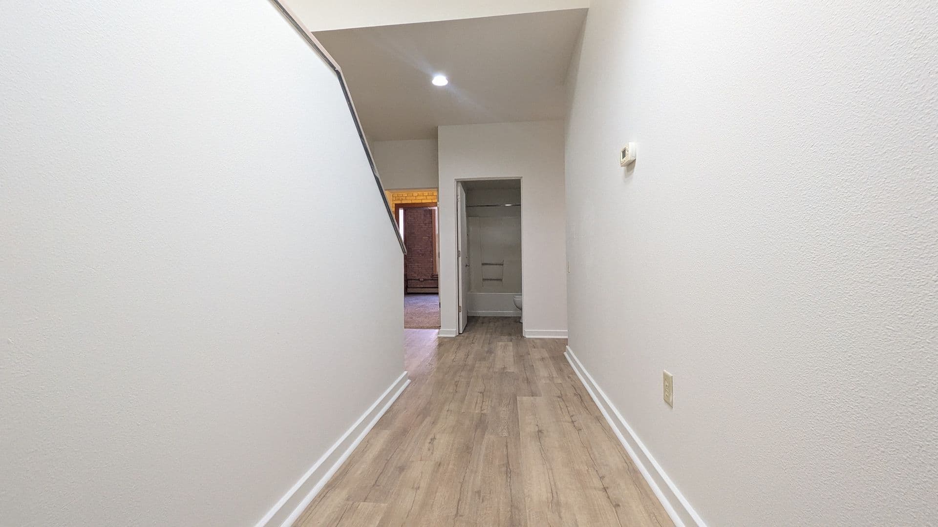 Marinette Apartment: 1701 Dunlap Ave