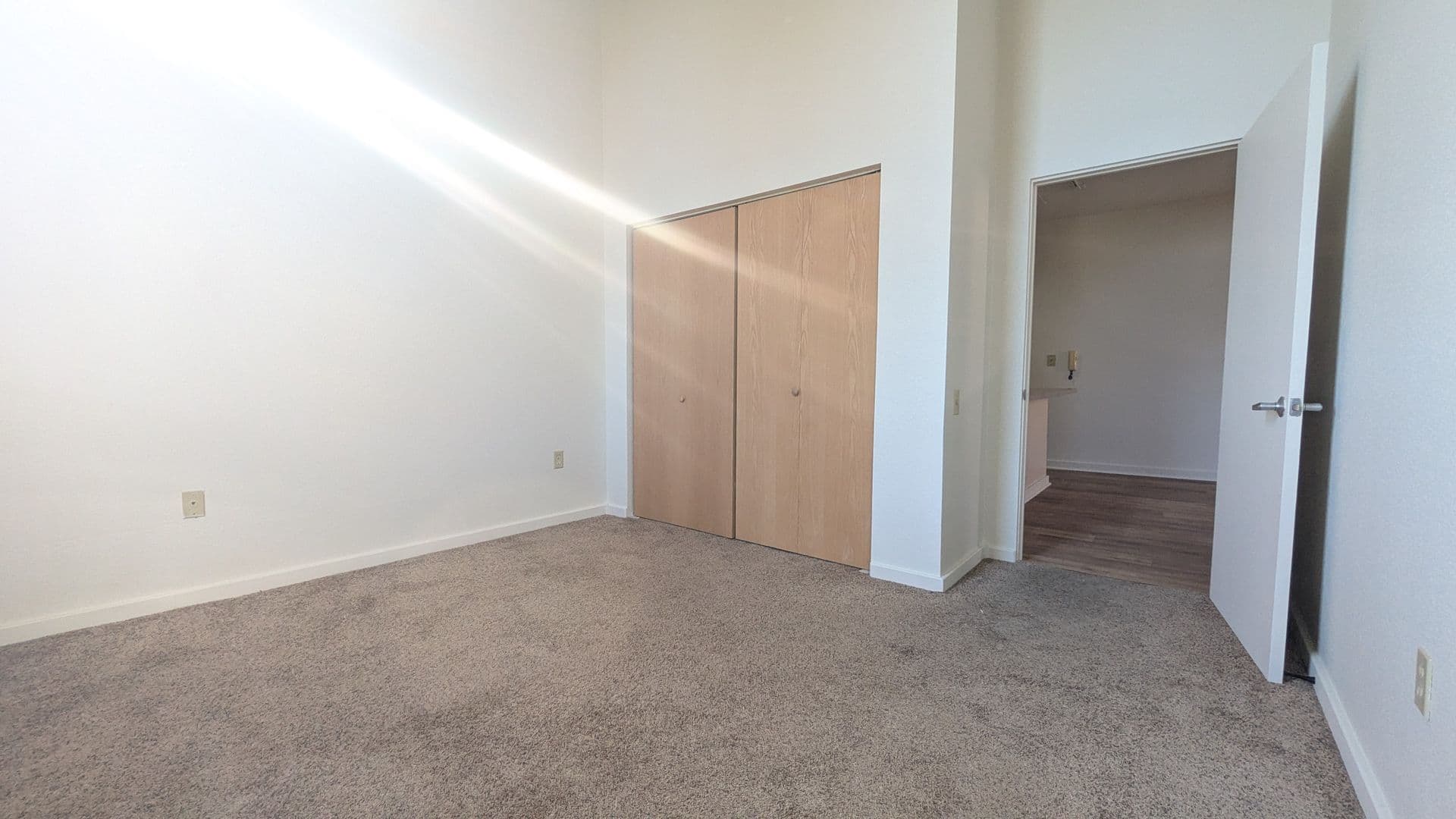 Marinette Apartment: 1701 Dunlap Ave