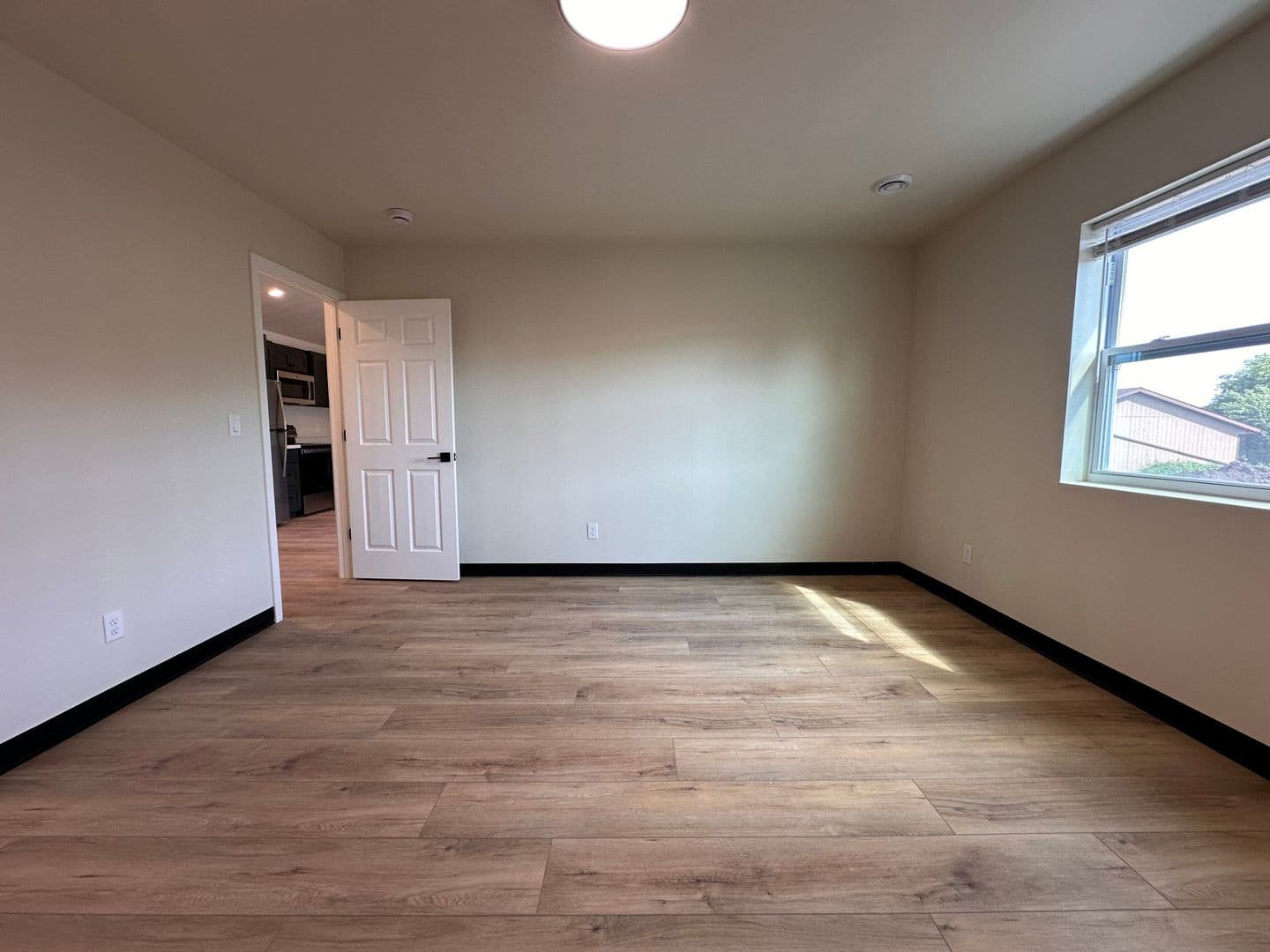 Green Bay Apartment: 1665-1667 Amy Street