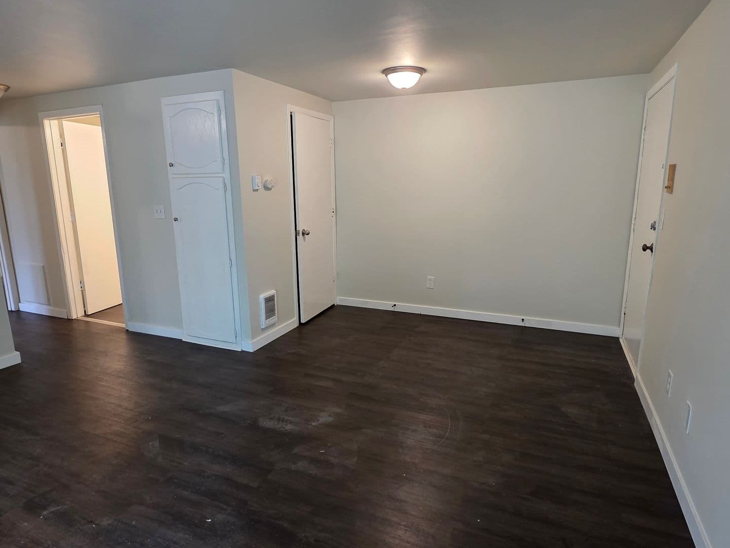 Green Bay Apartment: 1785 Edison Street