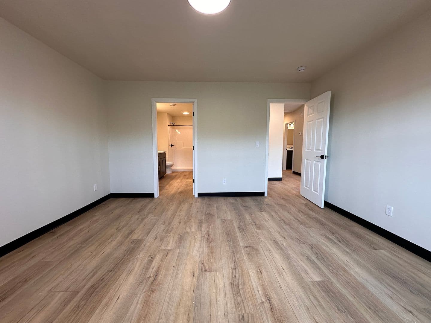 Green Bay Apartment: 1665-1667 Amy Street