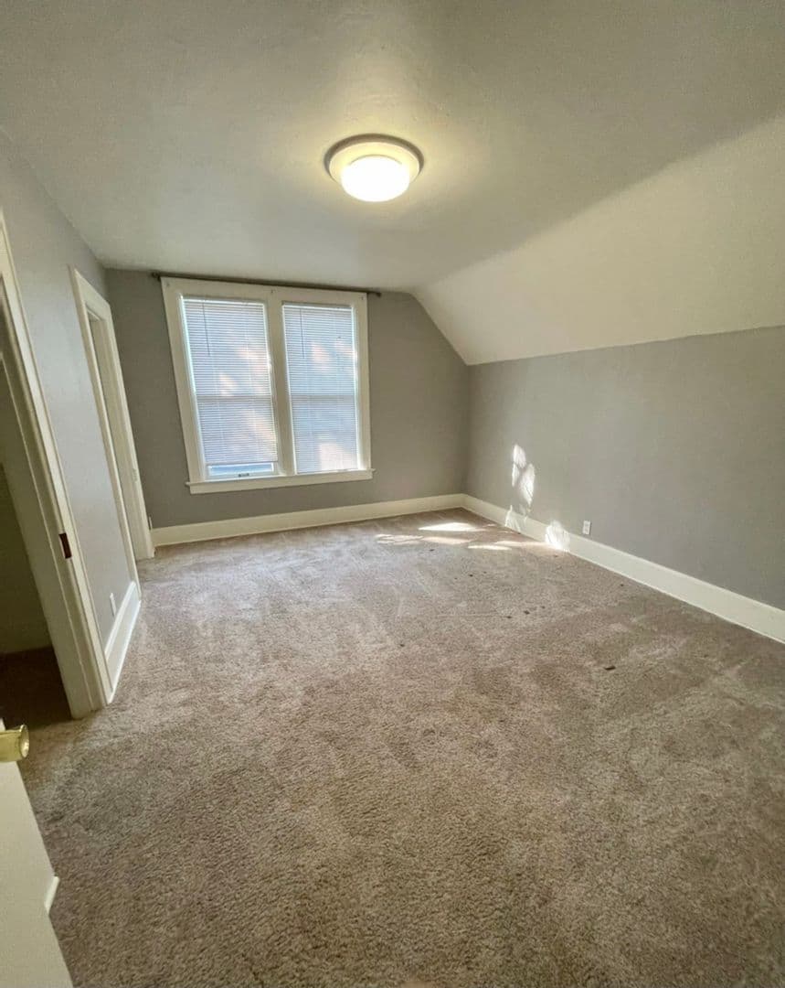 Green Bay Apartment: 814 Cherry Street