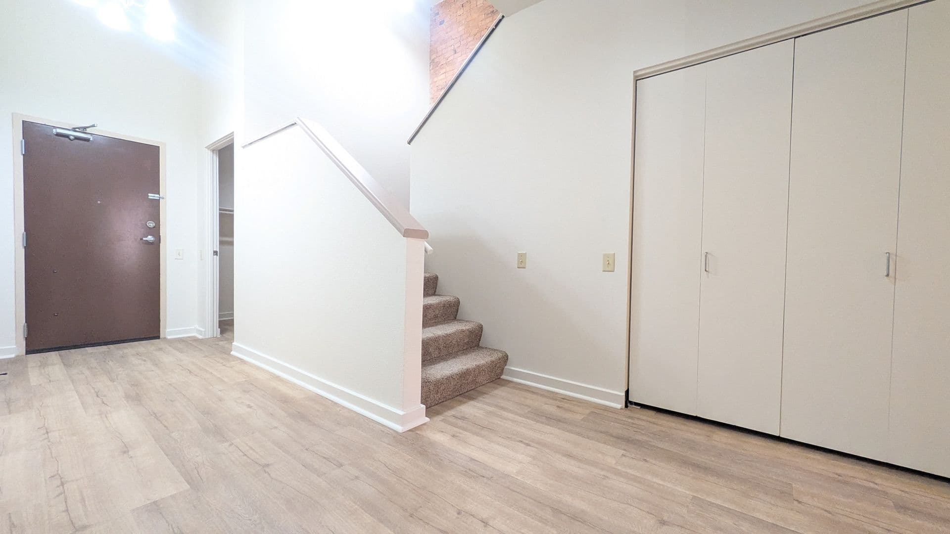 Marinette Apartment: 1701 Dunlap Ave
