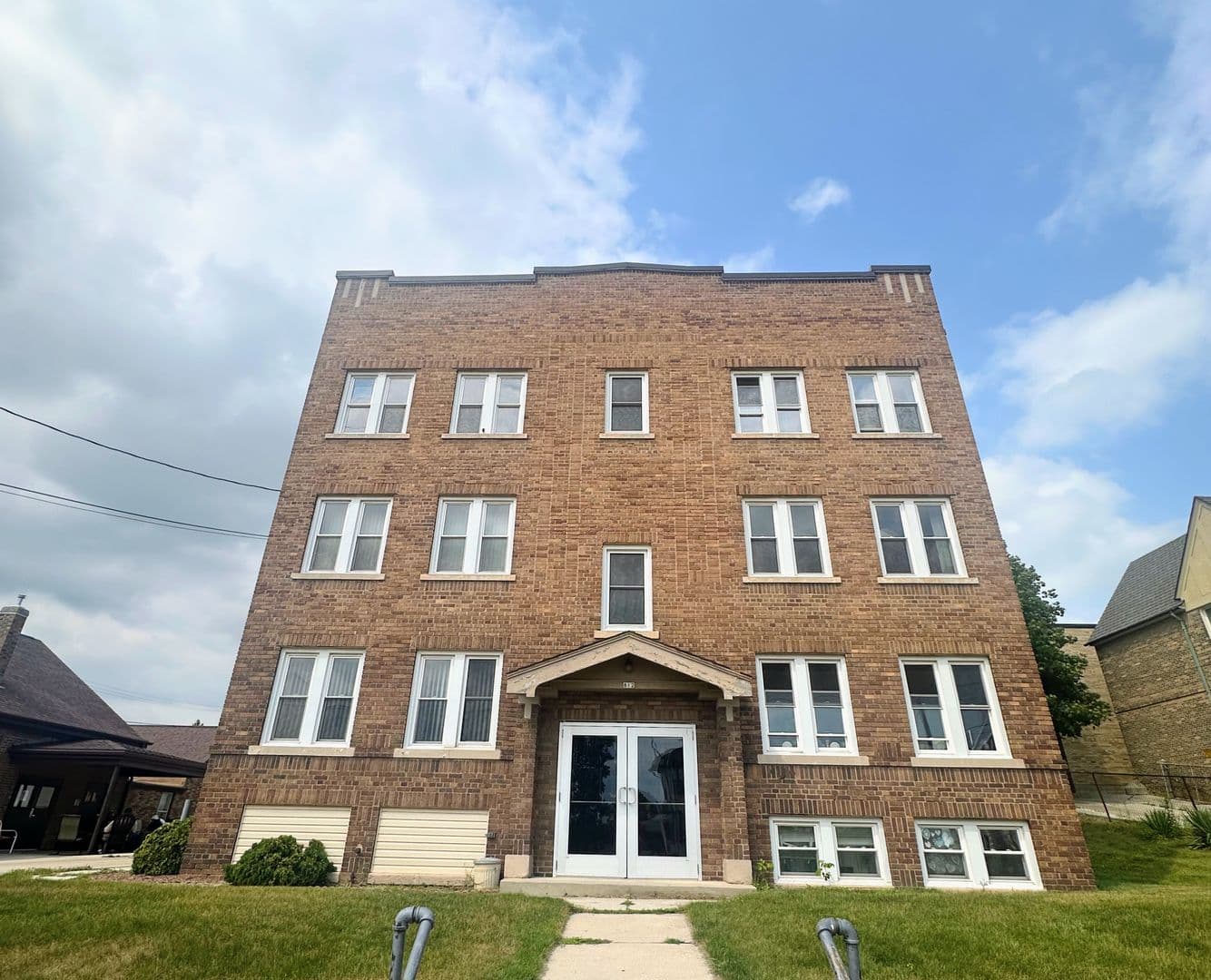Manitowoc Apartment: 812 State Street