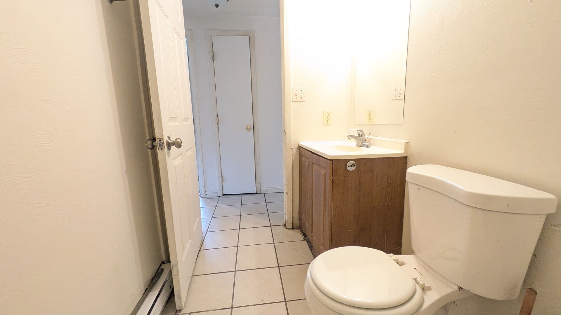 Green Bay Apartment: 1819 Badger Street