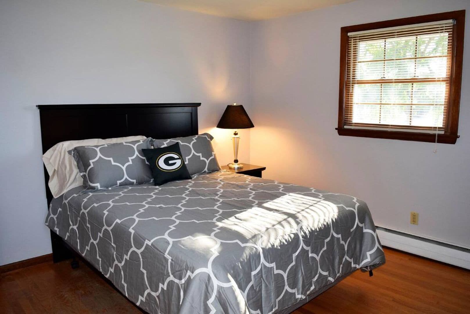 Green Bay Apartment: 2234 S Oneida St