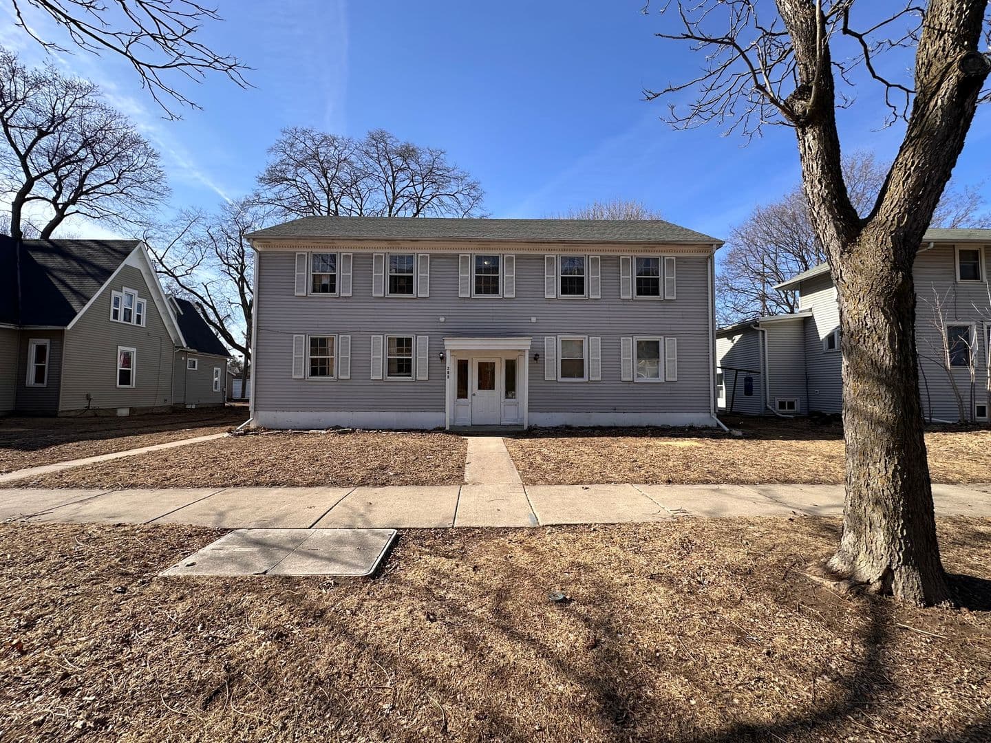Green Bay Apartment: 208 South Chestnut Avenue
