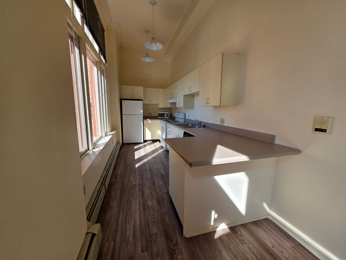 Marinette Apartment: 1713 Dunlap Ave