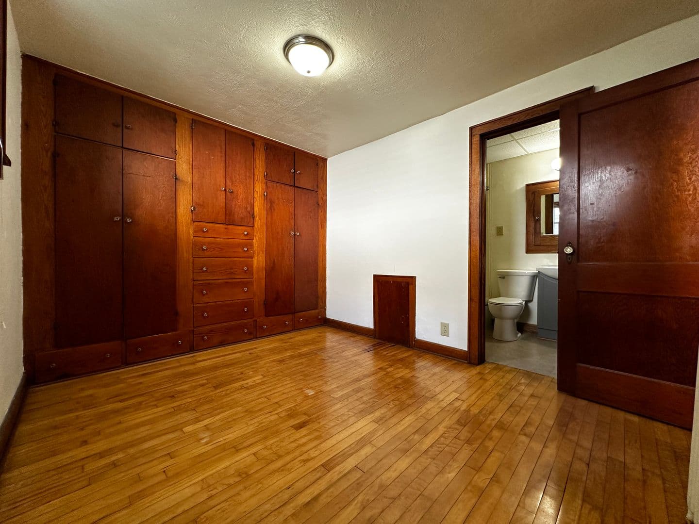 Green Bay Apartment: 822 Pine Street