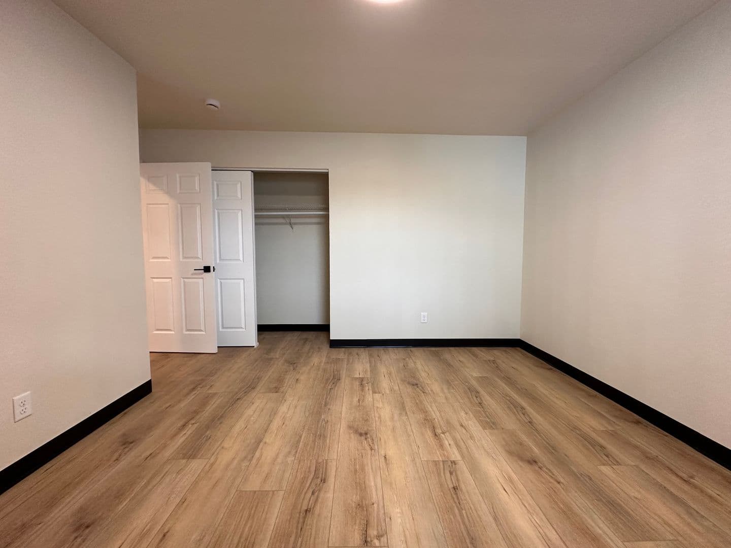 Green Bay Apartment: 1665-1667 Amy Street